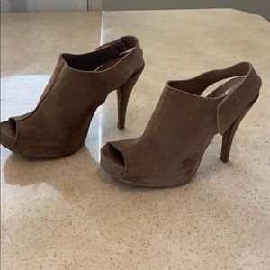 Pedro Garcia peep toe platform Bootie. 39